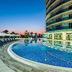 The Marilis Hill & 5*