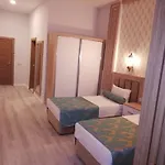 The Marilis Hill & 5* Odaonu