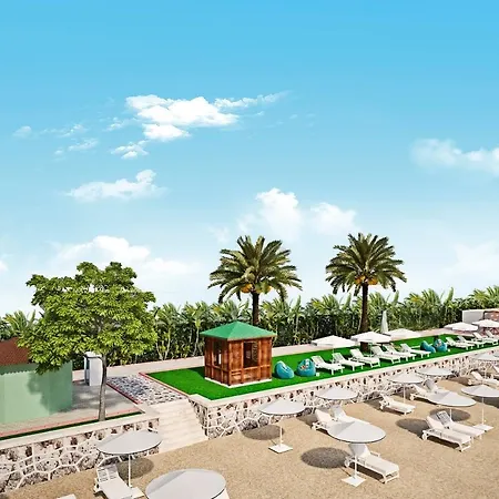 The Marilis Hill & Ultra 5*