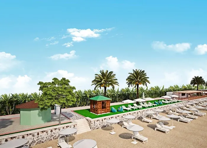 The Marilis Hill & Ultra 5*