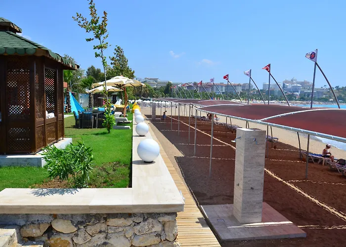 The Marilis Hill & Ultra 5* Odaonu