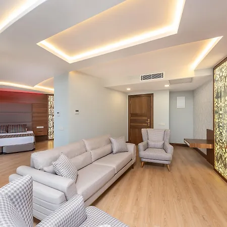 The Marilis Hill & Ultra