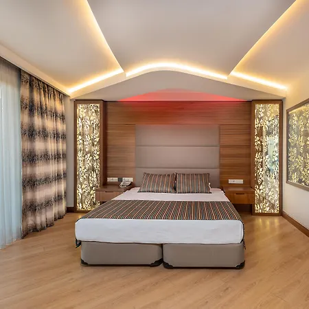 Hotel The Marilis Hill & Ultra