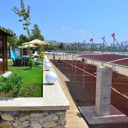 The Marilis Hill & 5* Odaonu
