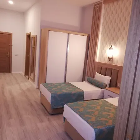 The Marilis Hill & 5* Odaonu