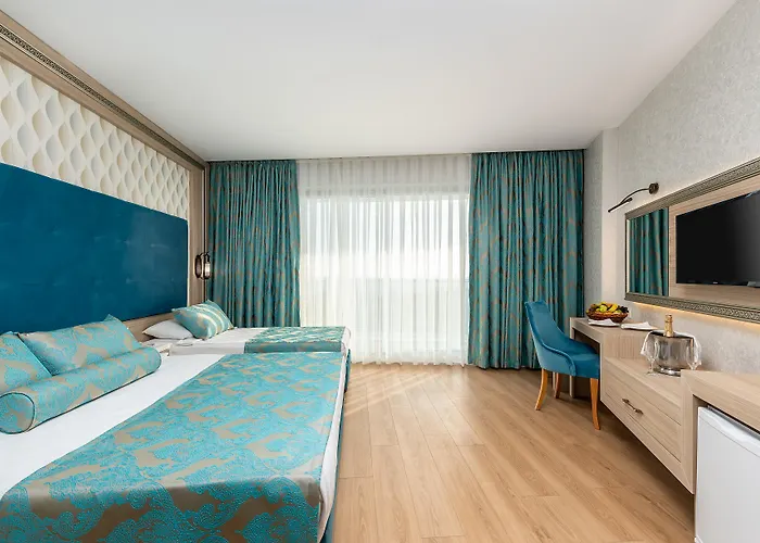 The Marilis Hill & Ultra 5* Odaonu
